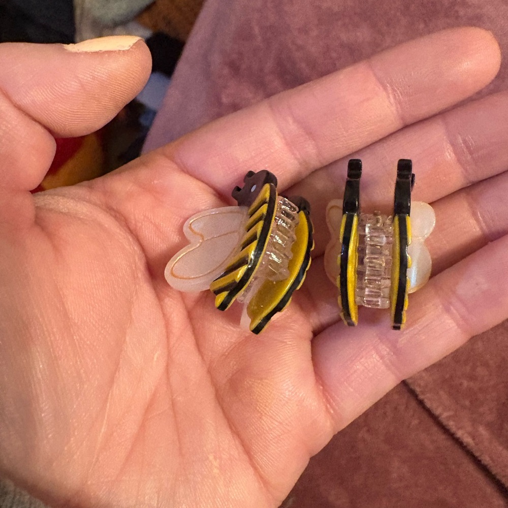 Bee mini claw clips - Yellow and Black - Picture 3 of 3